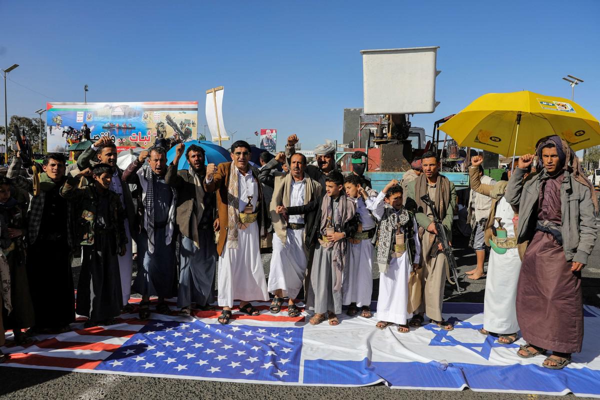 ادارة ترامب تعهدت بمضاعفة الضغط على الحوثيين لمنعهم من شن هجمات