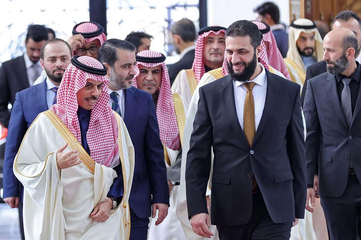 الرياض ستلعب دورا بارزا في إنهاء أزمات سوريا 