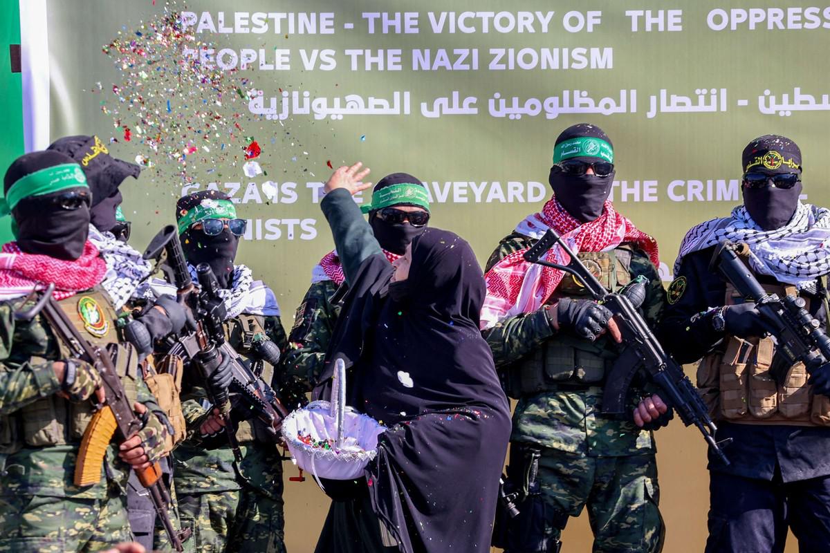 الظهور الاستعراضي لمسلحي حماس في غزة يستفز اسرائيل والولايات المتحدة