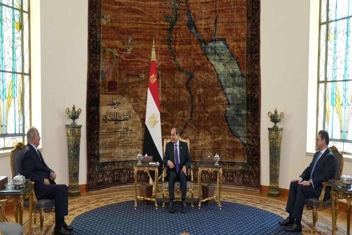 أول لقاء منذ ثلاث سنوات بين السيسي وحفتر