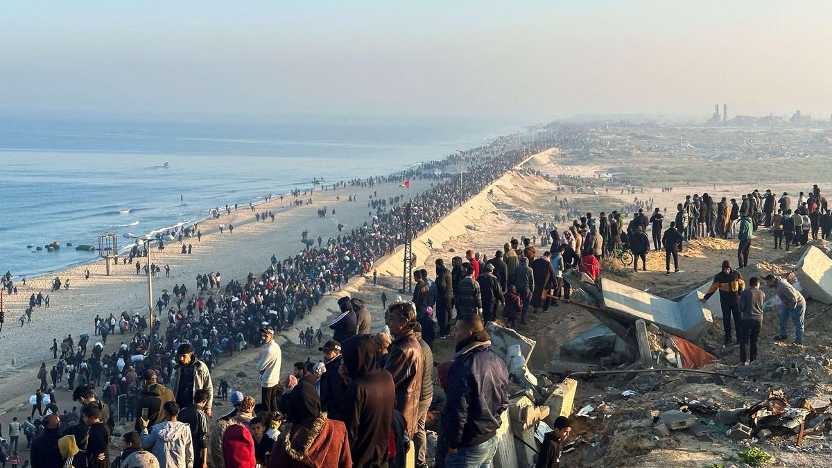 خطوة منع عودة المهجرين إلى شمال غزة كادت ستفشل بقية اتفاق الهدنة