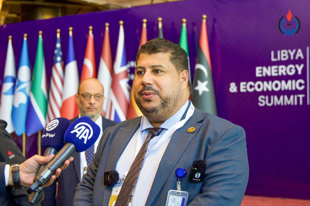 مشكل السيولة يعرقل توفير الوقود في البلاد
