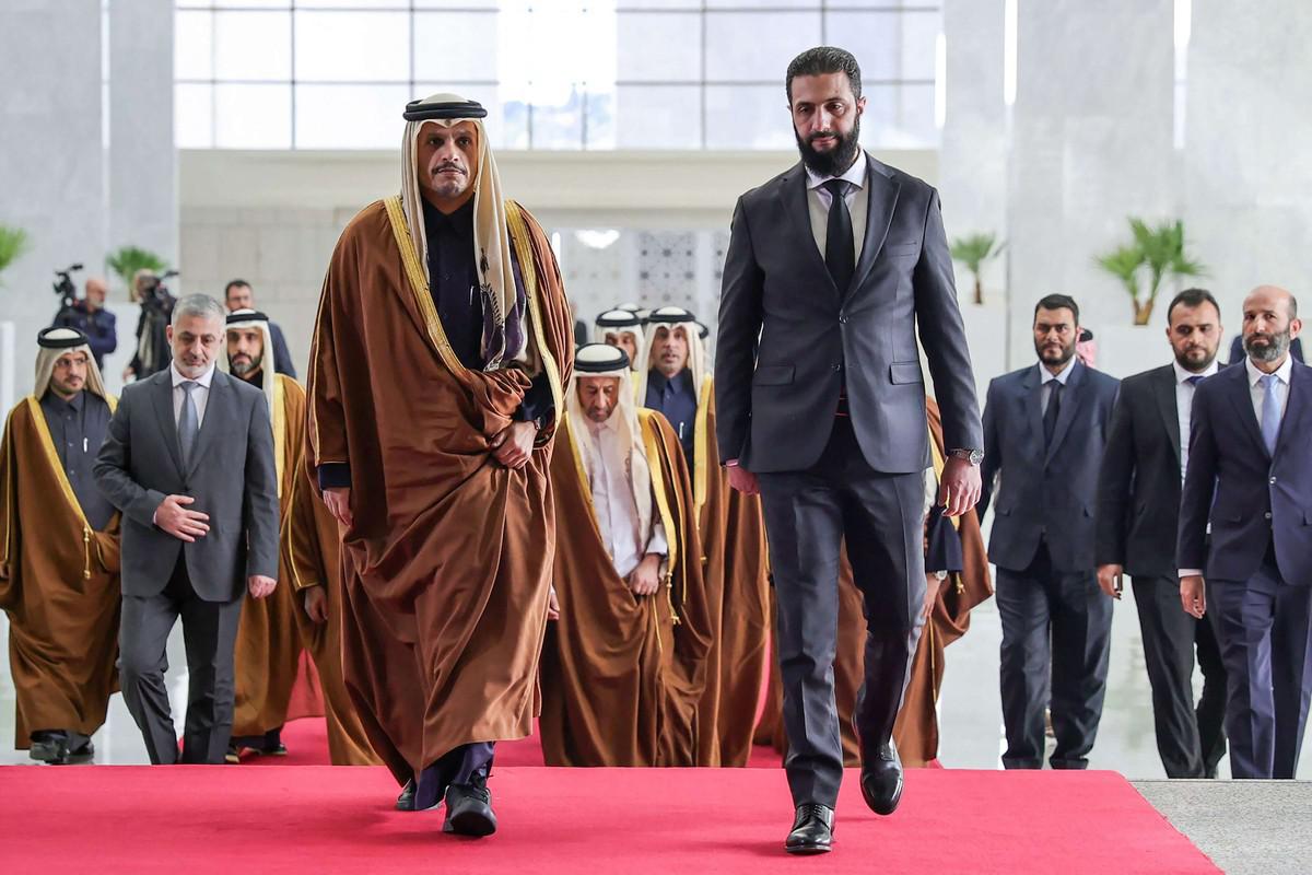 زيارة رئيس وزراء قطر تأكيد على دعم القادة الجدد
