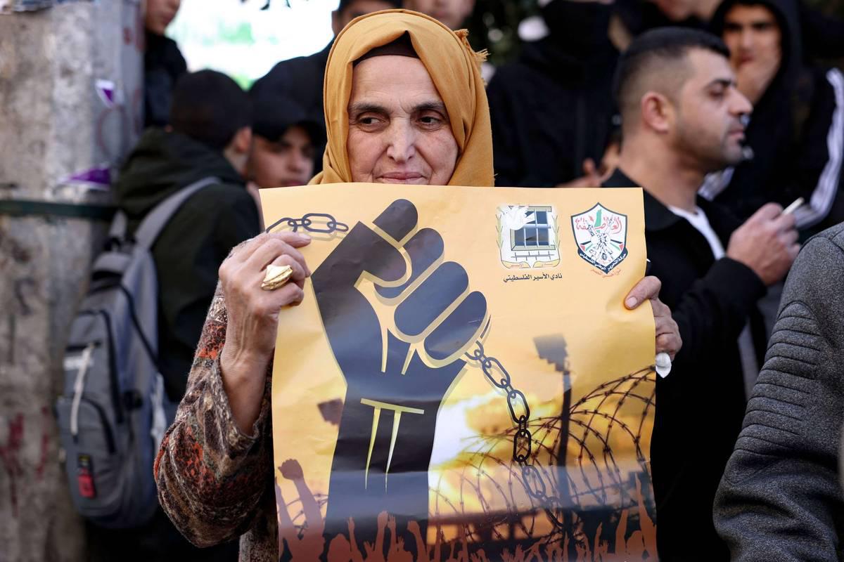 تظاهرة في الخليل لإطلاق الأسرى الفلسطينيين