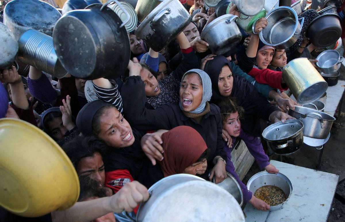 مركز توزيع للأغذية في غزة
