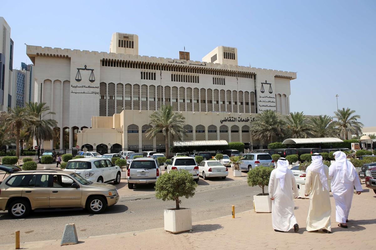 القرار القضائي بابطال نقل مبلغة عن الفساد يسند جهود ملاحقة الفاسدين في الكويت