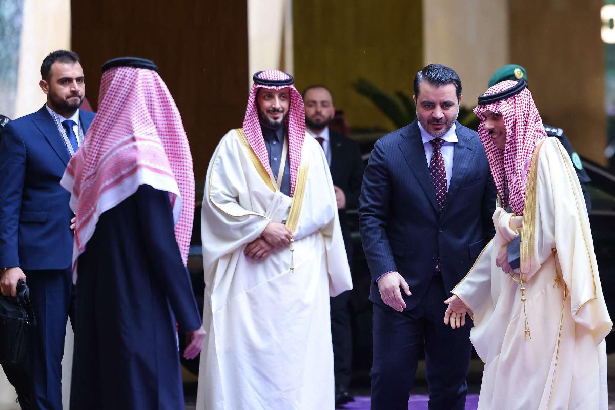 اجتماع الرياض يناقش دعم انتقال سوريا إلى مرحلة جديدة 