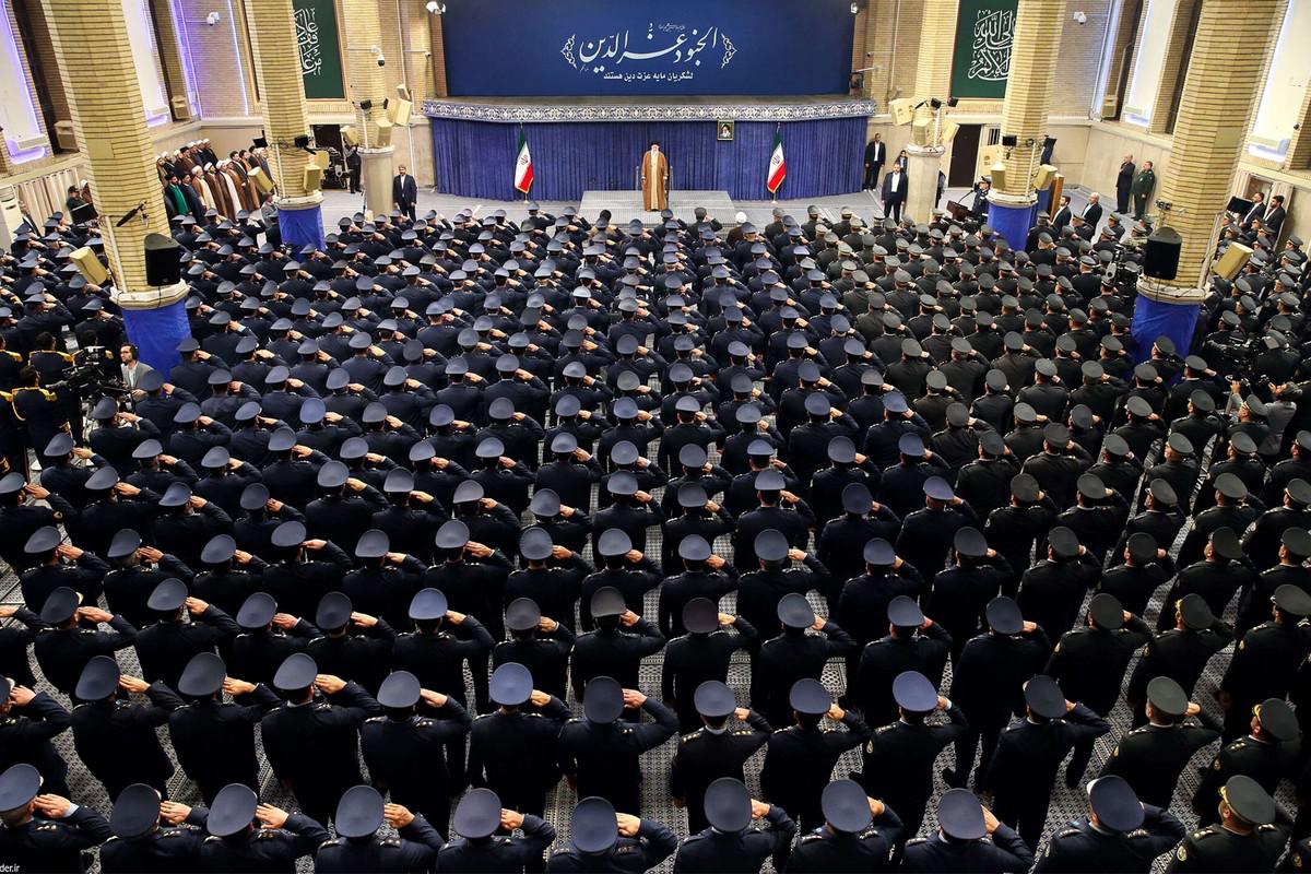 خامنئي يتهم أميركا بتدمير الاتفاق النووي