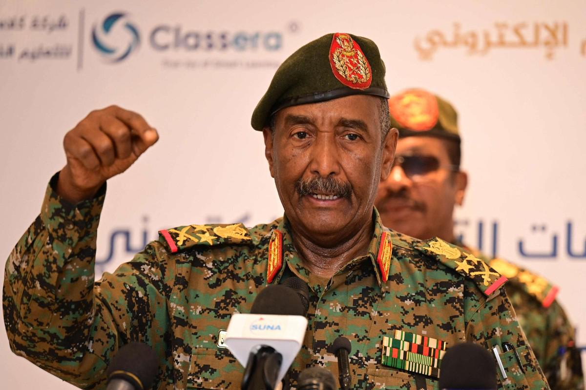 البرهان يمهد للإعلان عن حكومة حرب 