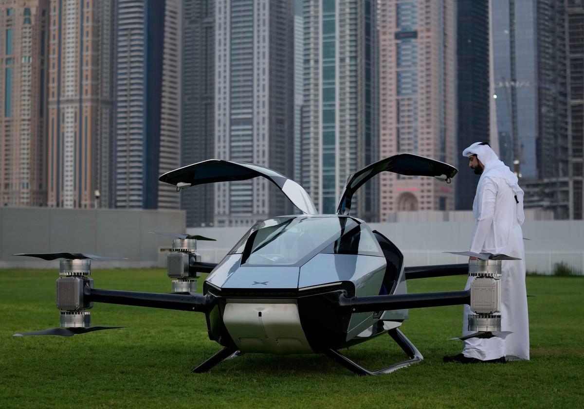 الامارات تتطلع  لقيادة قطاع النقل العالمي