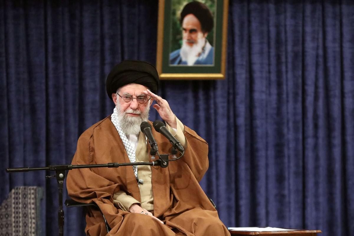 موقف خامنئي يكشف قلقا من تعرض بلاده لهجوم عسكري أميركي