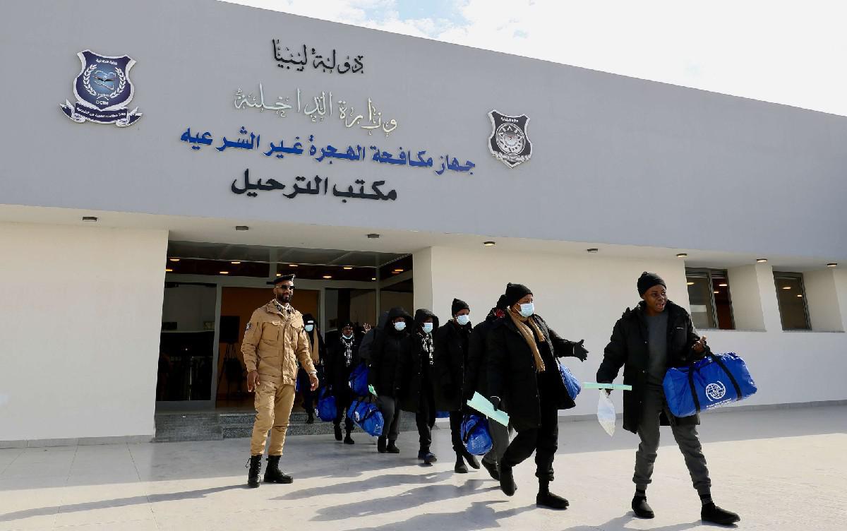 اتهامات لأجهزة رسمية في الدولة بالتواطؤ في الهجرة غير الشرعية