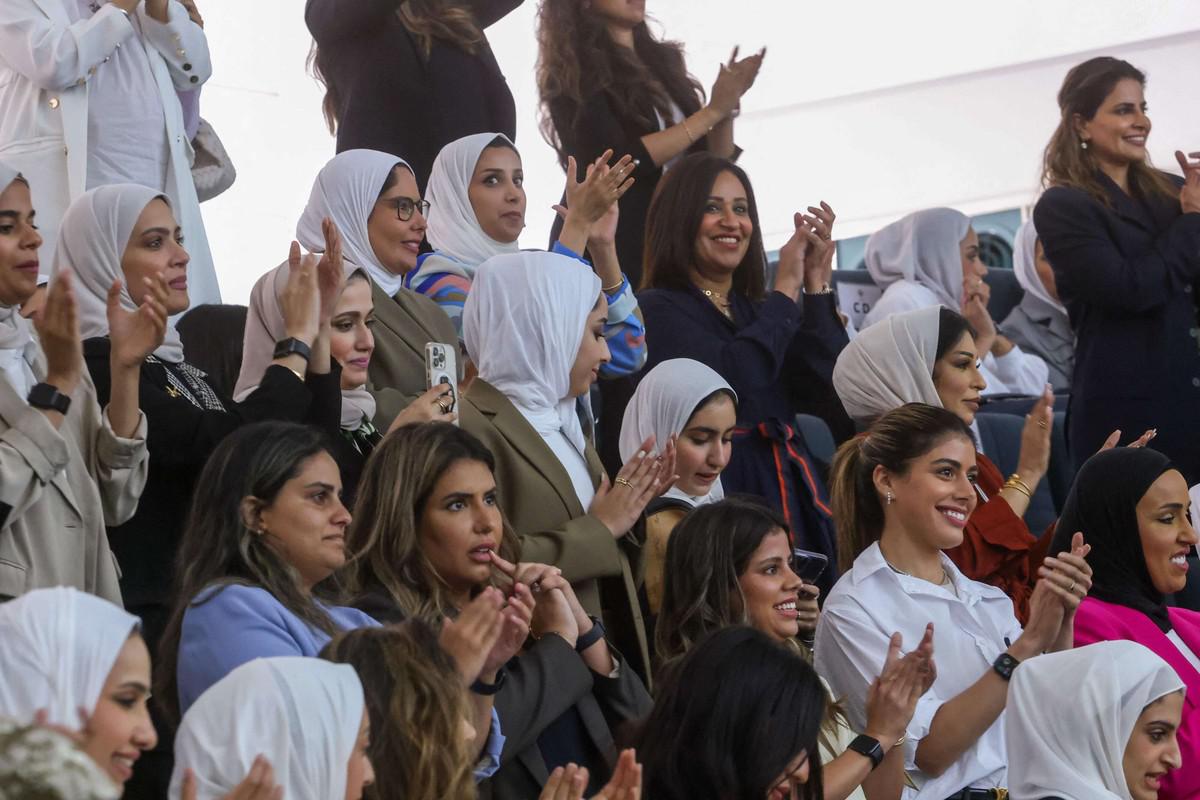 من سُحبت جنسيتها ستعامل معاملة الكويتي