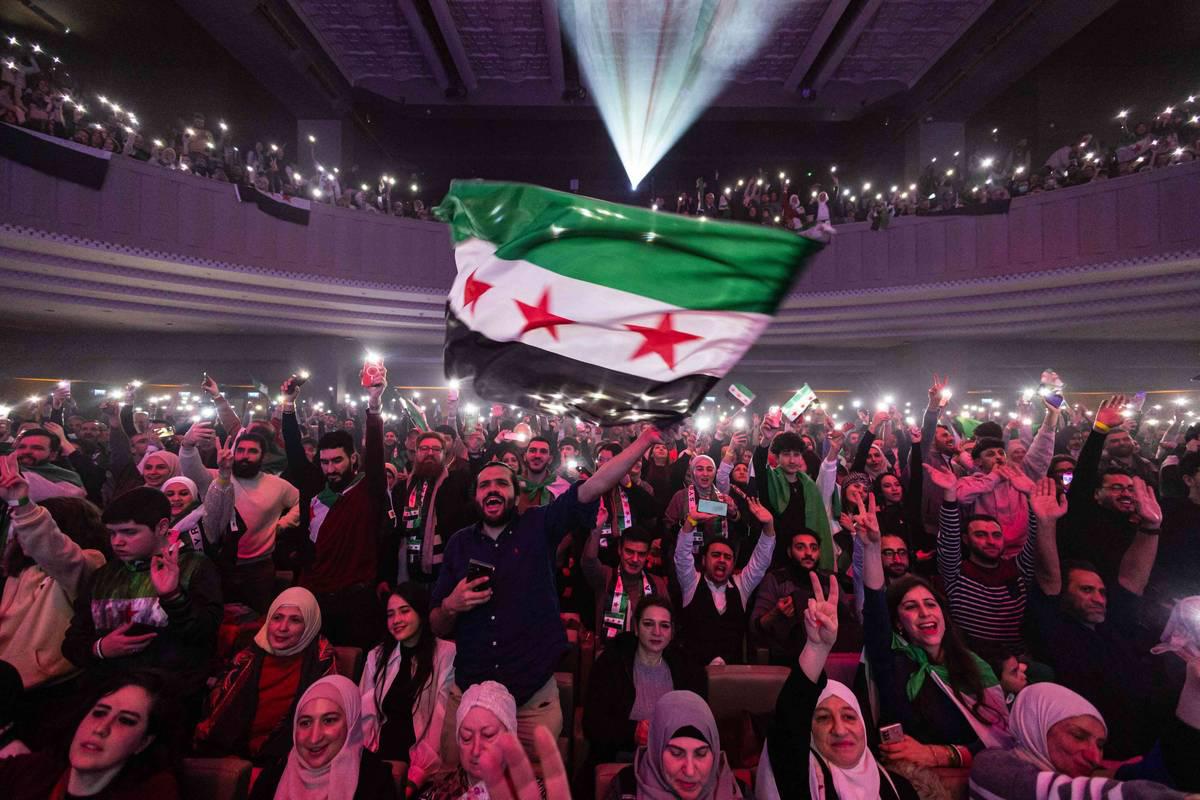 سوريون يحتفلون في دمشق