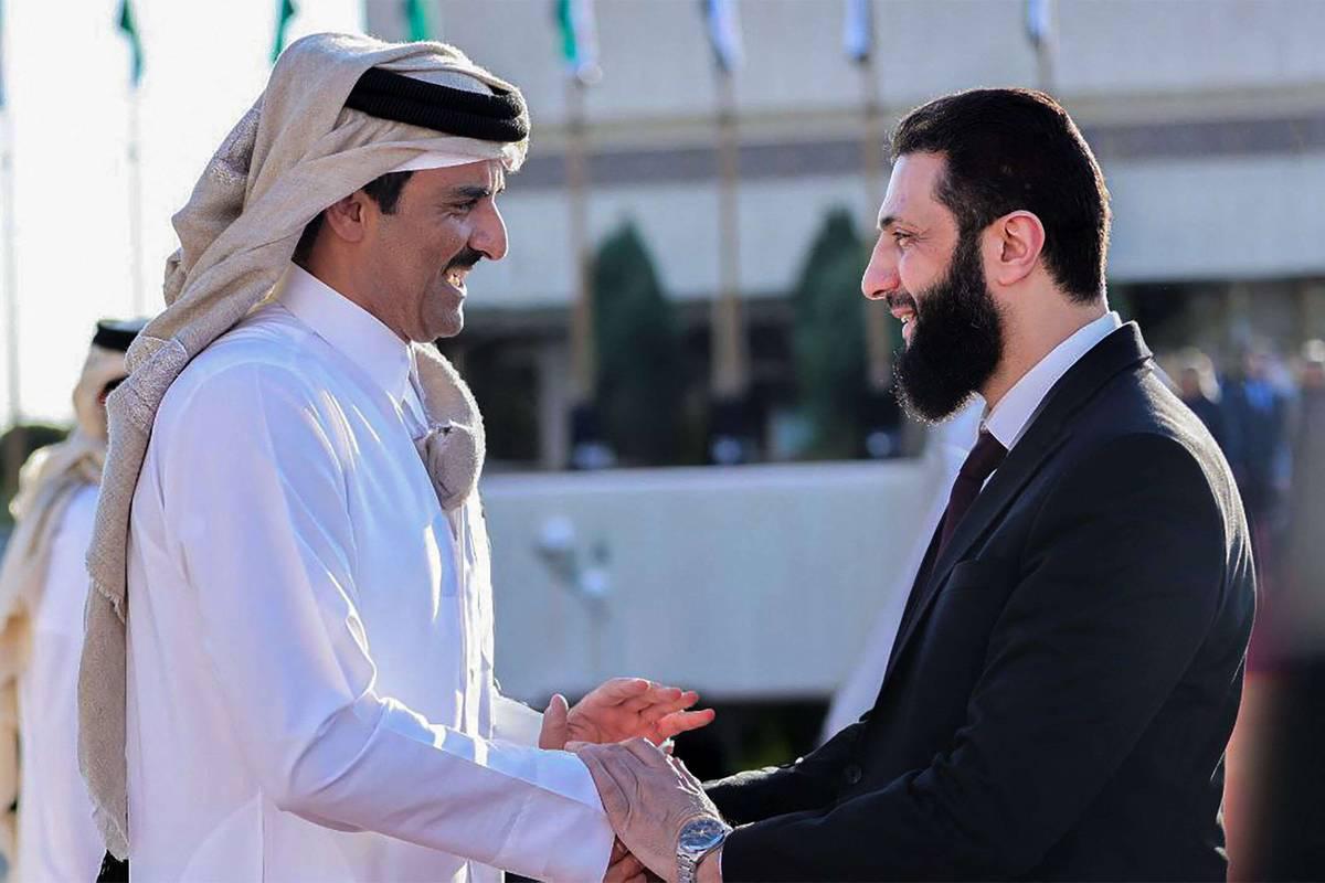 الرئيس السوري الجديد أحمد الشرع يستقبل أمير قطر الشيخ تميم بن حمد آل ثاني