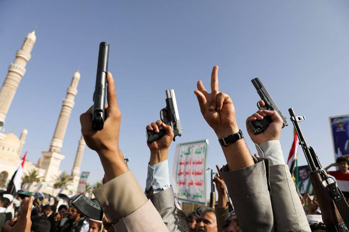 تظاهرة شعبية تأييدا لحزب الله في صنعاء