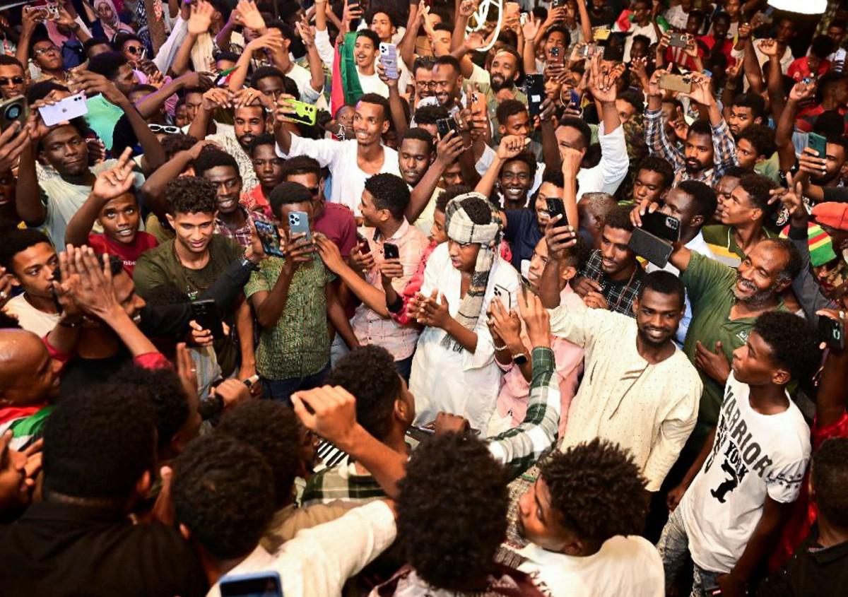 شوارع مدينة بورتسودان تشهد احتفالات   