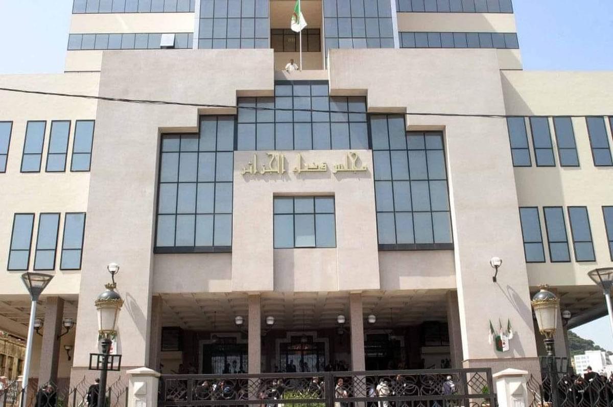 المحاكمة ستكون علنية لتكشف خبابا "الفساد السياسي"