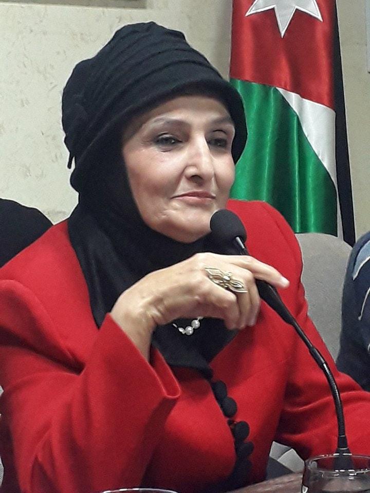 الشاعرة عفاف غنيم 