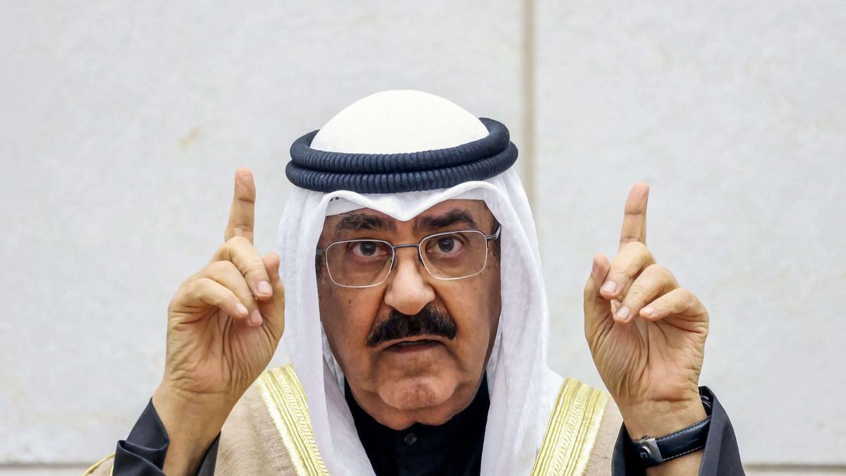 أمير الكويت يولي أهمية بالغة لتطوير الأجهزة الأمنية  