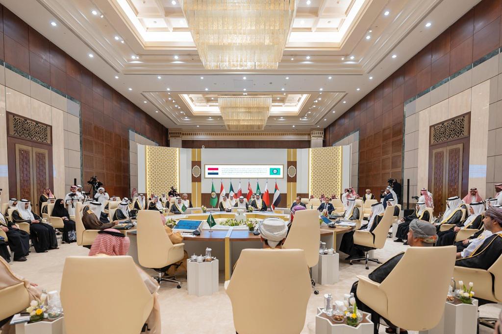المباحثات تأتي في خضم تراجع النفوذ الايراني وتصاعد الخطر الاسرائيلي