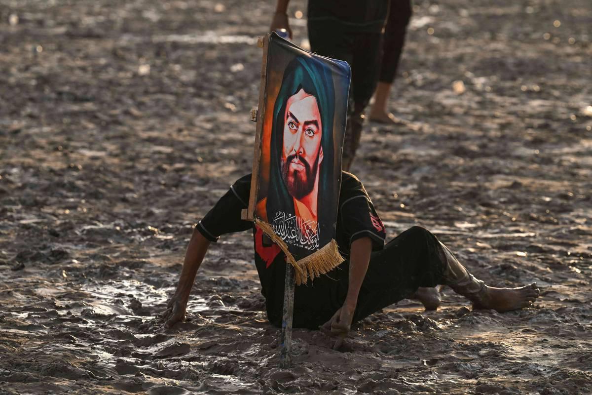 عراقي يشارك في أربعينية الحسين