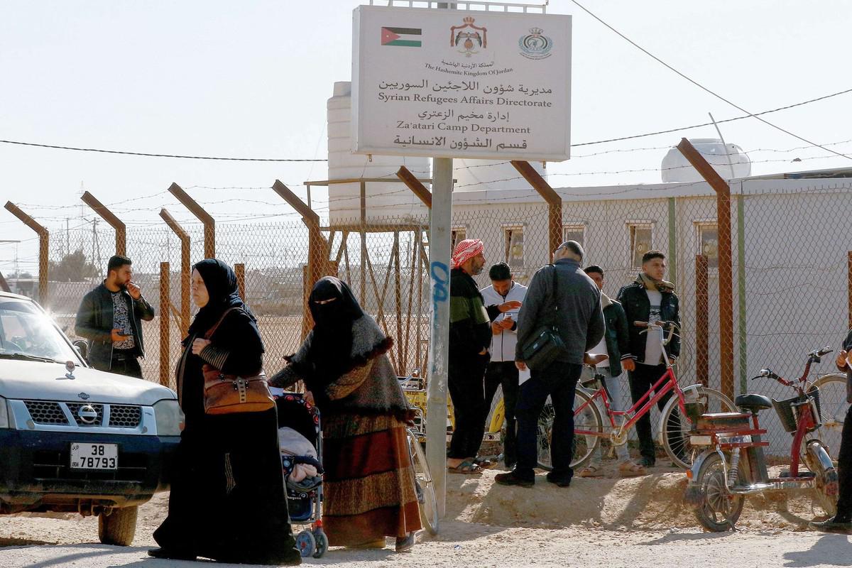 الأردن من بين دول الجوار السوري التي تعاني من أعباء اللاجئين السوريين المالية والأمنية