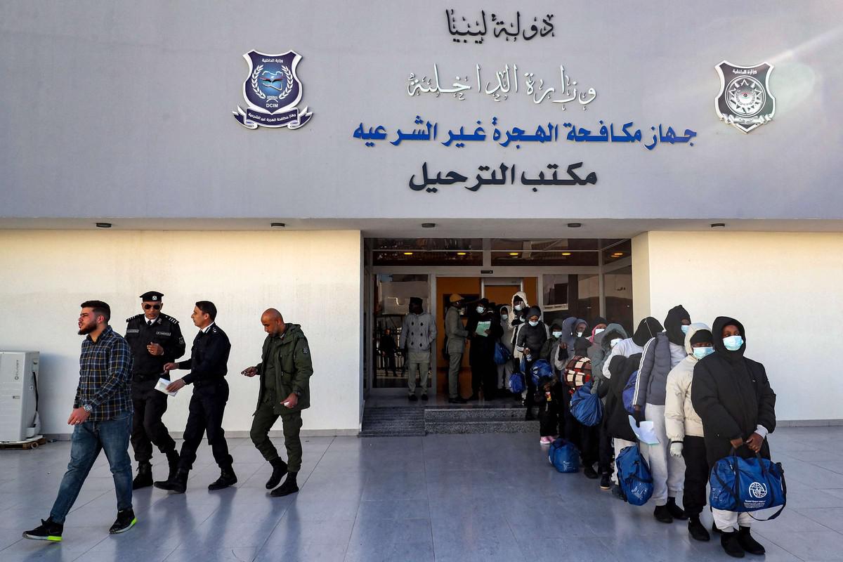 المهاجرون وسط التجاذبات السياسية في ليبيا