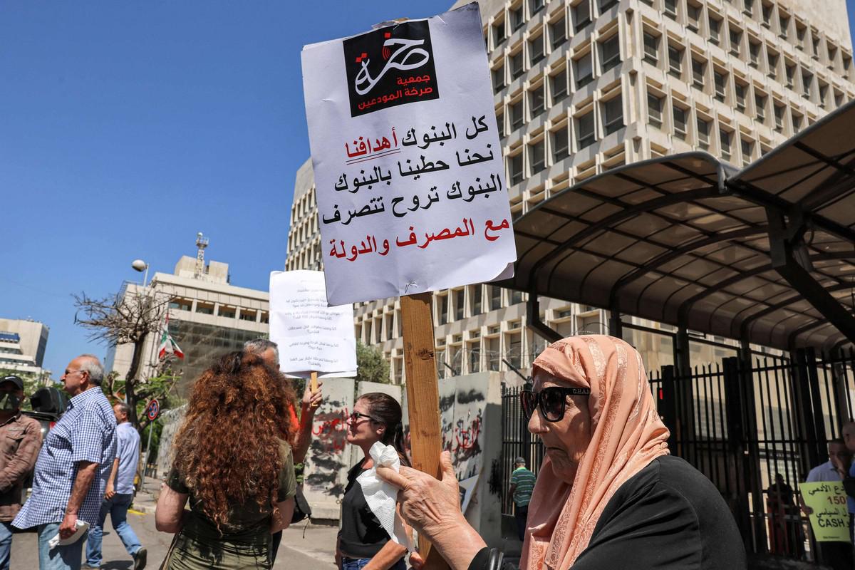 اقتصاد الكاش نتيجة لضعف ثقة المواطن بالمصارف اللبنانية