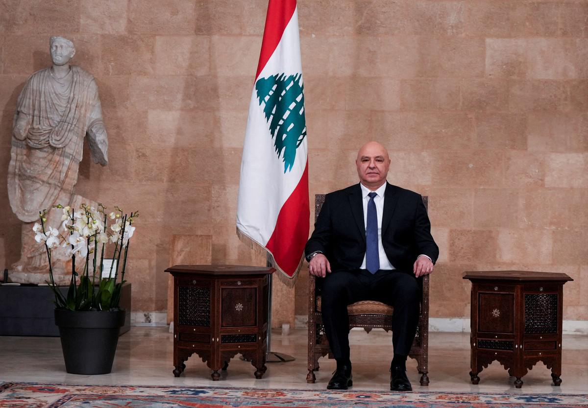 عون يتعهد برفع الغطاء السياسي عن الفاسدين