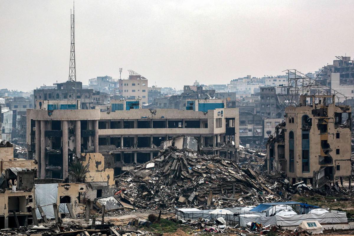 القيادة الفلسطينية عاجزة على إزالة الأنقاض بأمان