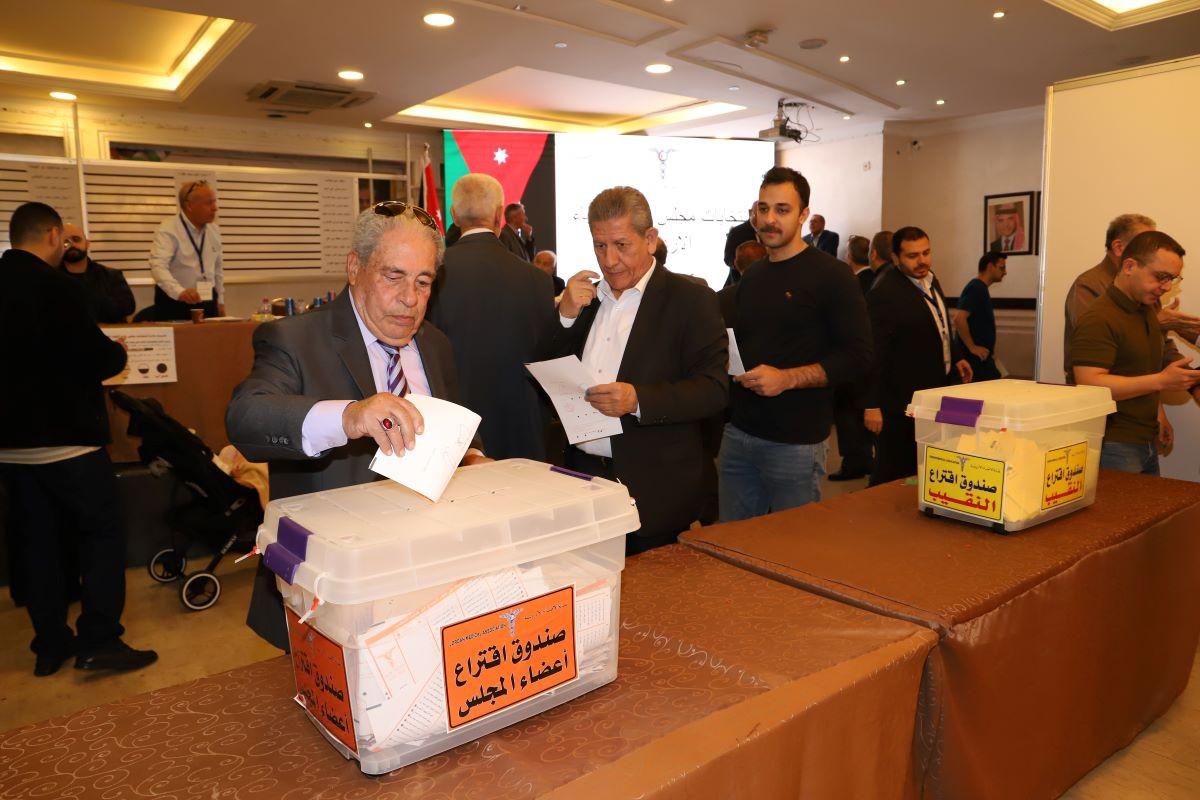 انتخابات النقابات المهنية تحظى باهتمام سياسي ومجتمعي