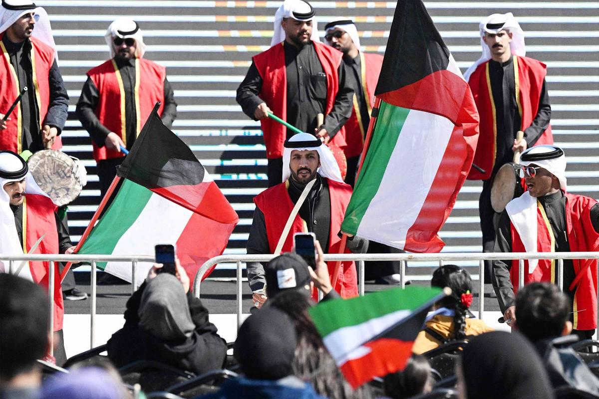 كويتيون يحتفلون بالعيد الوطني