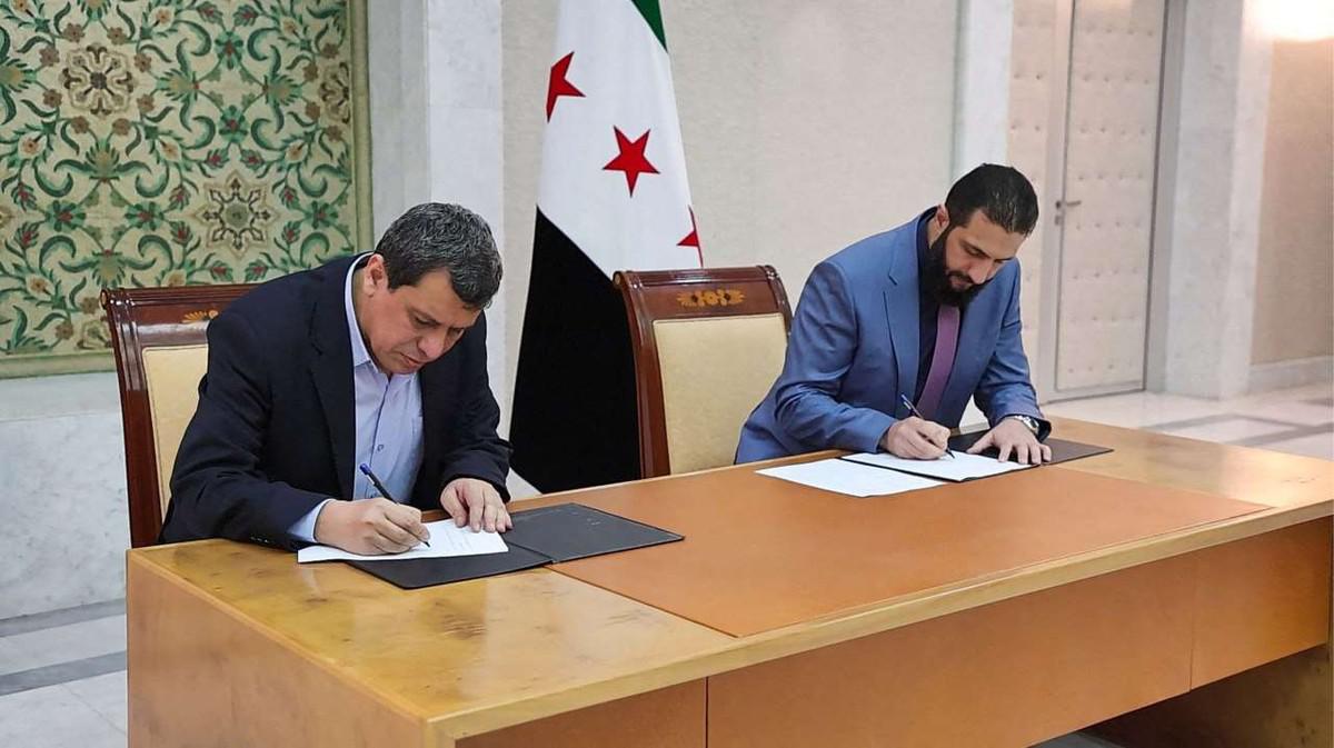 أجواء توقيع الاتفاق بين الشرع وعبدي كانت ودية وهادئة