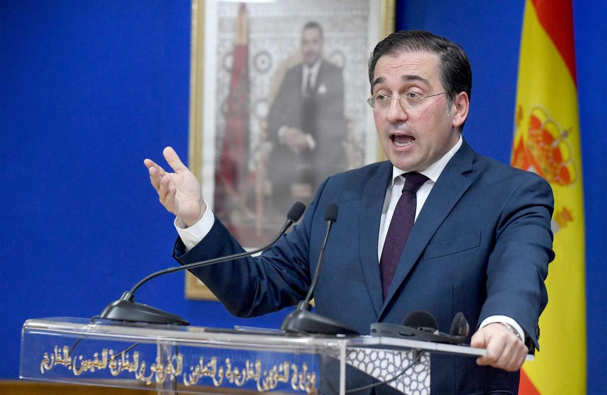 ألباريس: من غير المقبول أن يستمر الجمود إلى أجل غير مسمى