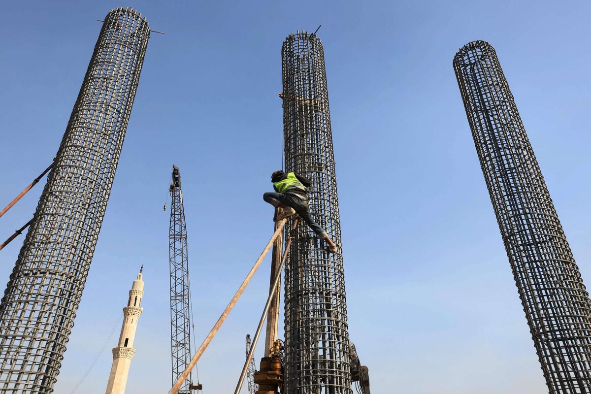 العراق يعمل على تطوير البنية التحتية للكهرباء