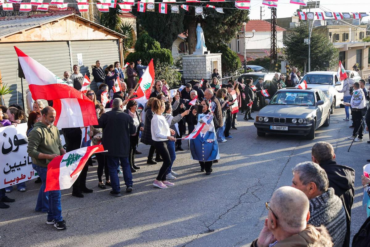 المزاج الشعبي يتوافق مع الطائفية