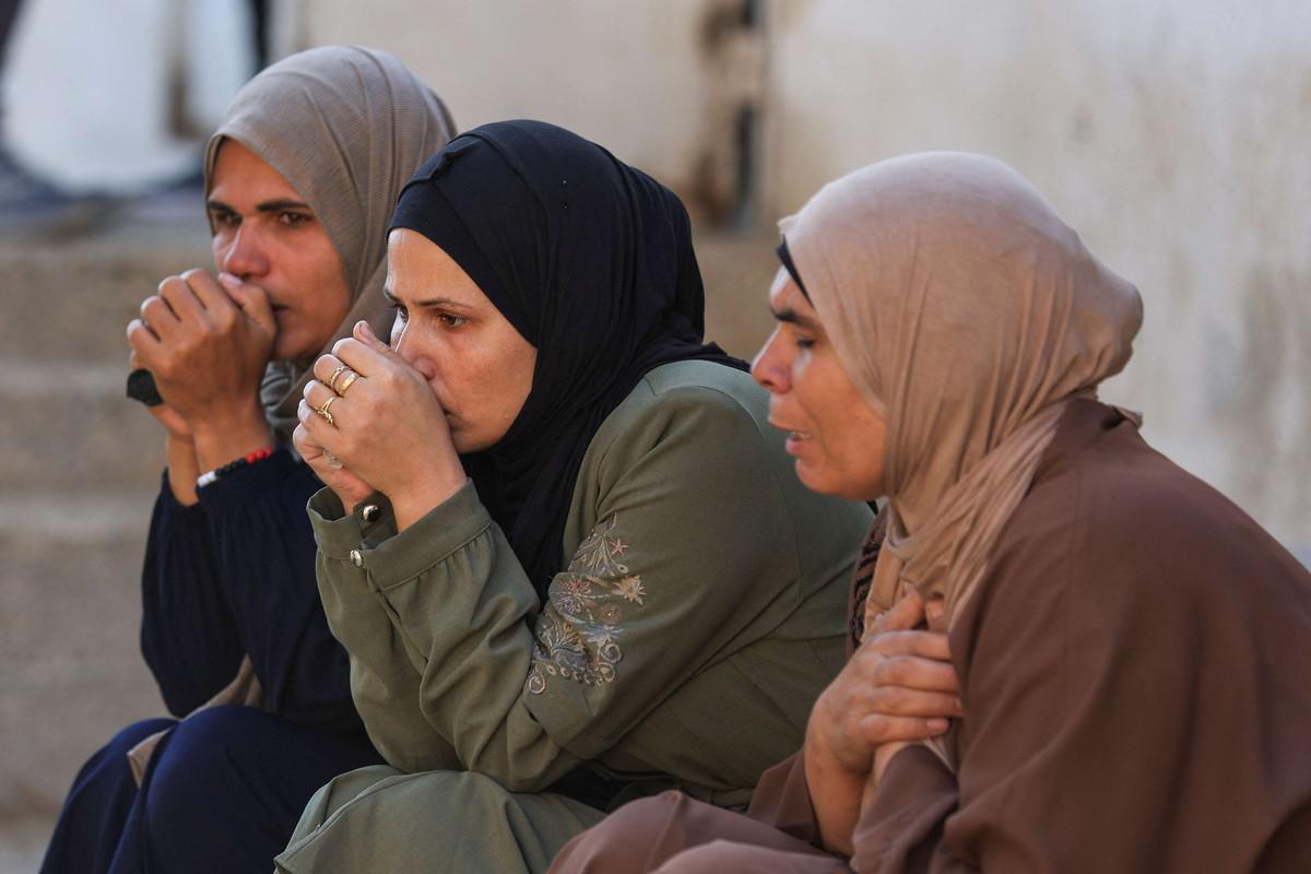 سكان غزة يتطلعون لانهاء معانتهم عبر اتفاق لوقف اطلاق النار