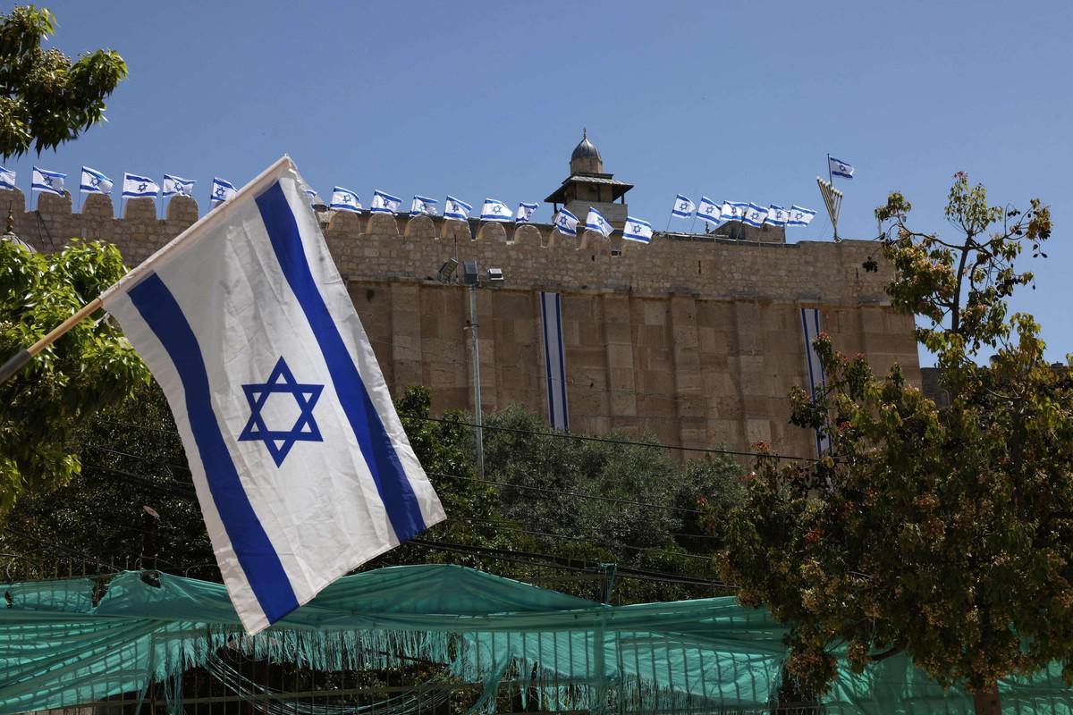 الخطوة تعتبر رضوخا لضغوط المستوطنين واليمين الديني المتطرف