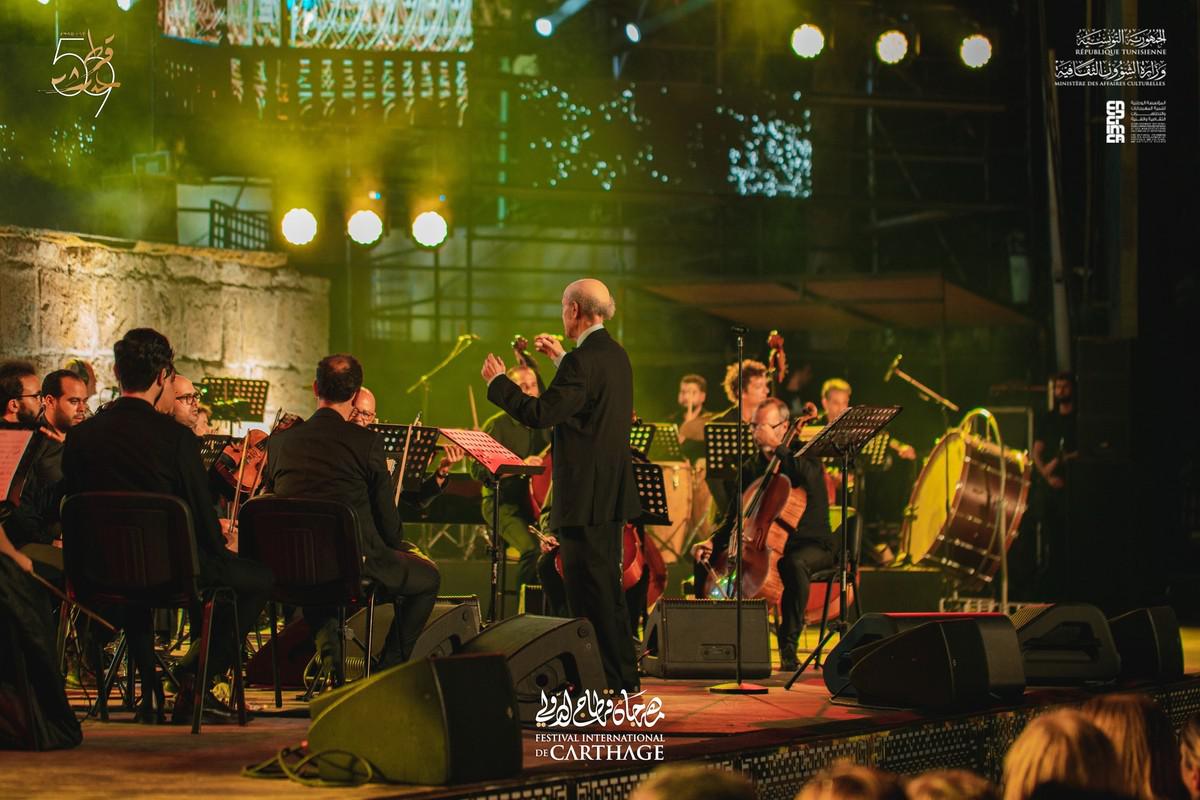 عرض 'من قاع الخابية'