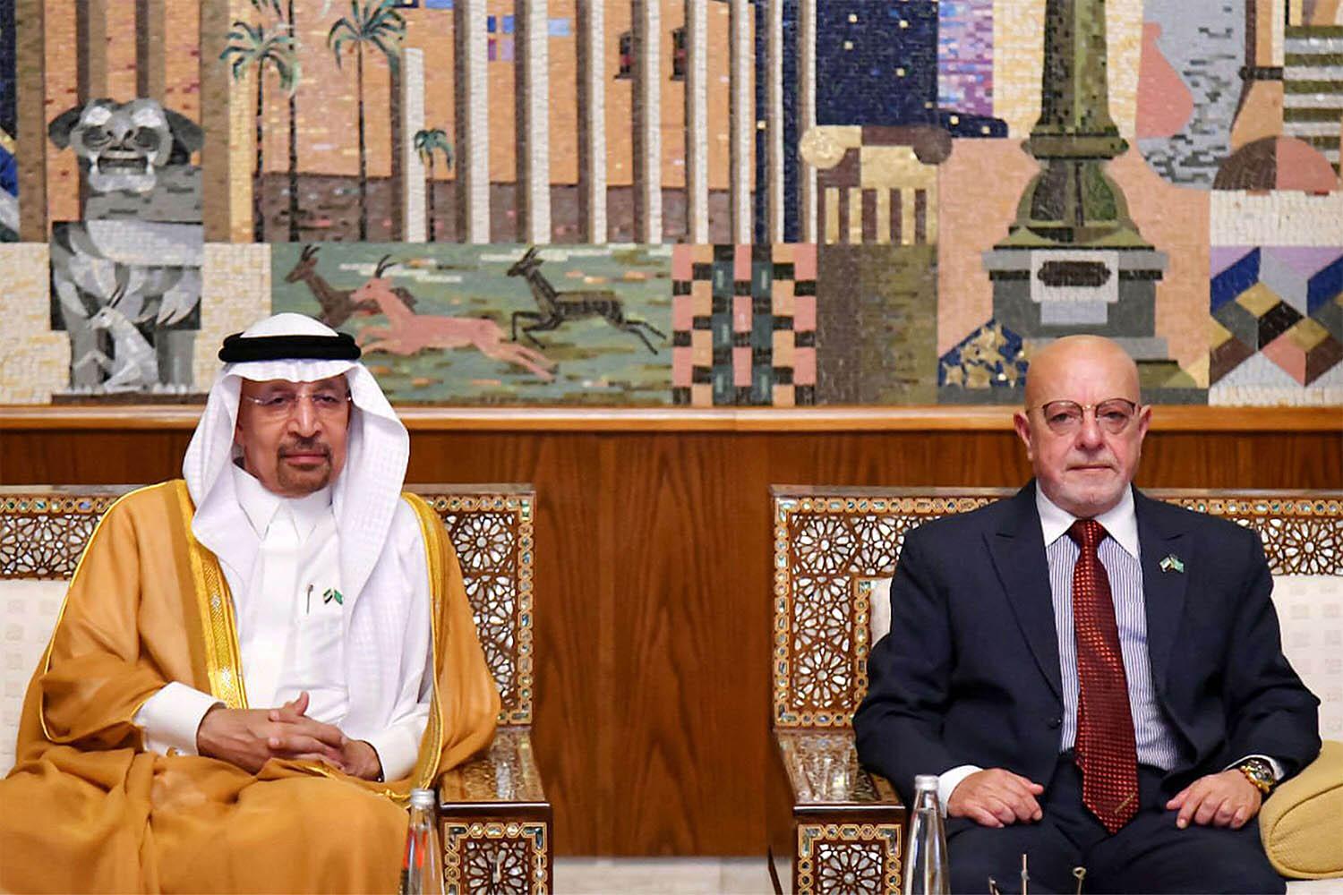 Saudi Arabia's Investment Minister Khalid bin Abdulaziz al-Falih (L) being received at Damascus International Airport