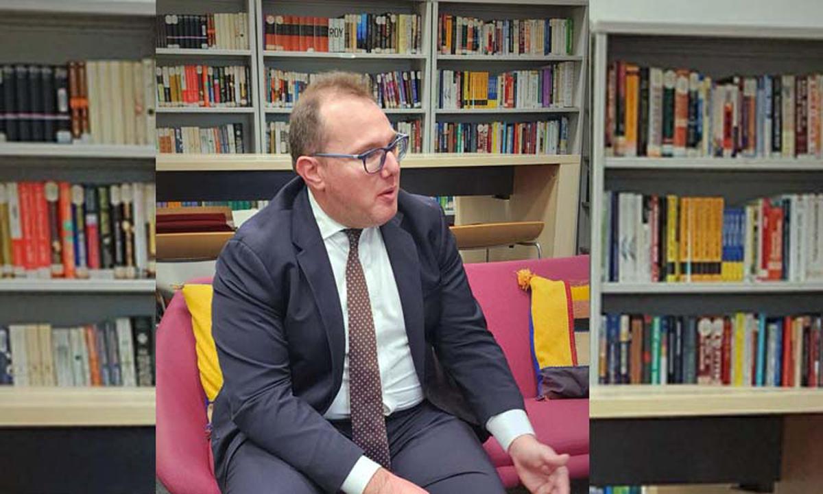 دبلوماسي بعقلية اقتصادية