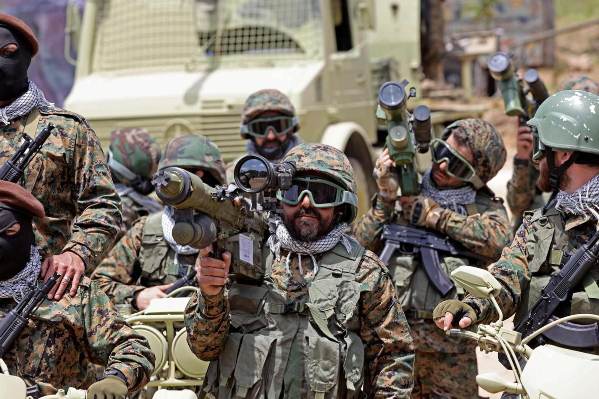 الجماعة اللبنانية ترفض التخلي عن ترسانتها 