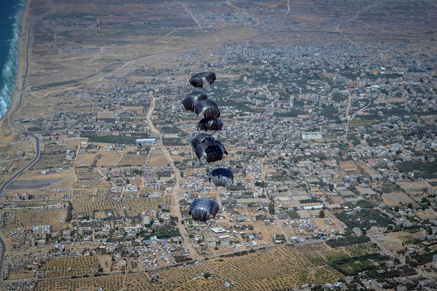 UAE airdrop of aid in Gaza