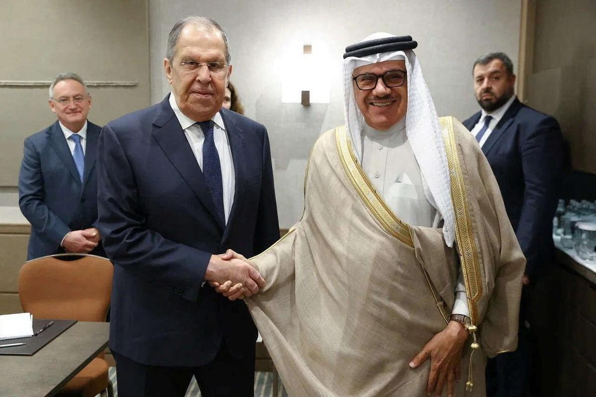 التقارب مع موسكو جزء من سياسة خارجية تهدف إلى تنويع الشركاء 