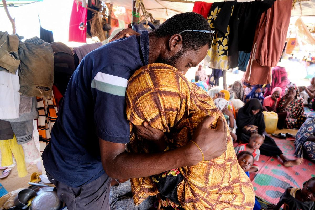 السودانيون يعانون ويلات حرب عبثية 