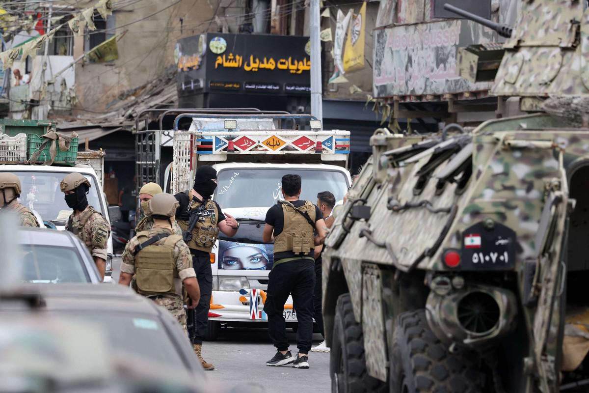 تسليم سلاح المخيمات سيمثل ضغطا على حزب الله لتسليم سلاحه