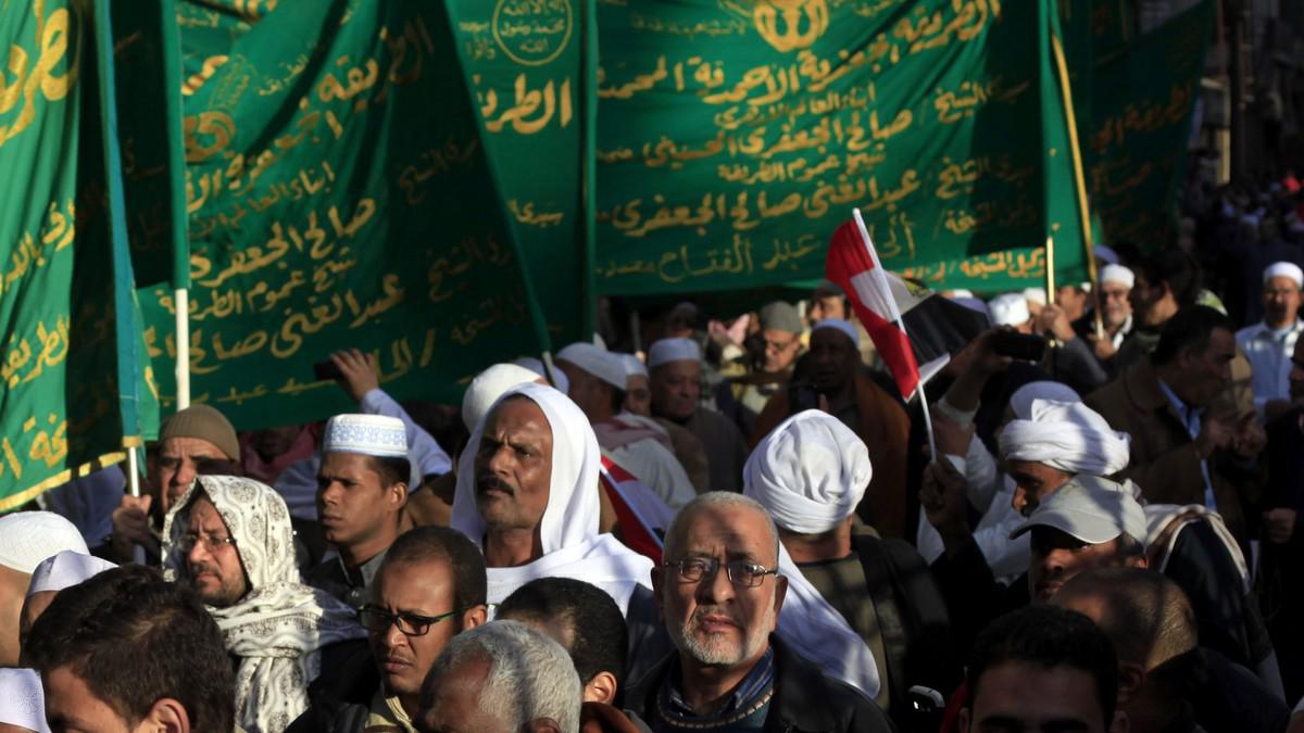 المجتمع العربي يعاني من صراع بين الحفاظ على التراث الثقافي والتقاليد الدينية