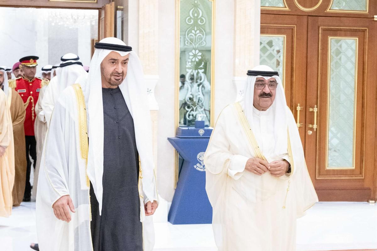 استقبار حار لرئيس الإمارات خلال أول زيارة له إلى الكويت 
