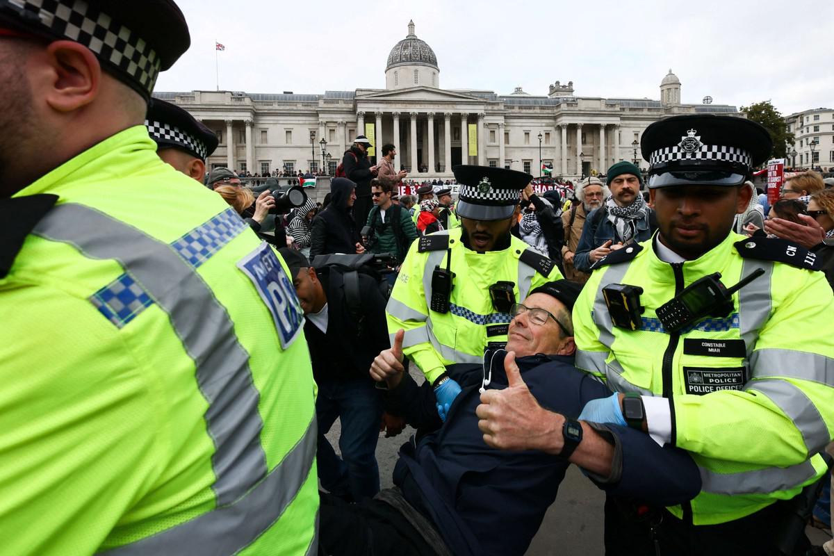 منظموا المظاهرة تحدوا قرار منعها 